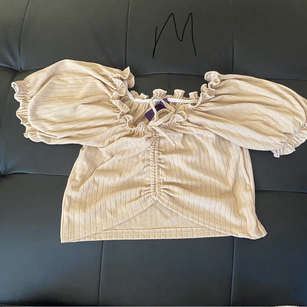 Crop top still in great condition.